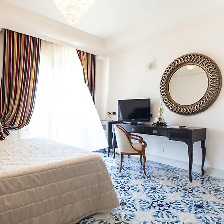 Aurelia 4*