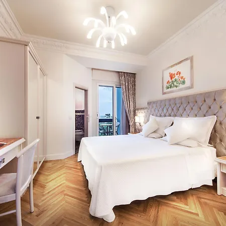 Aurelia Hotel 4*