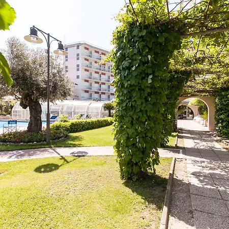 Aurelia 4* מילאנו מריטימה