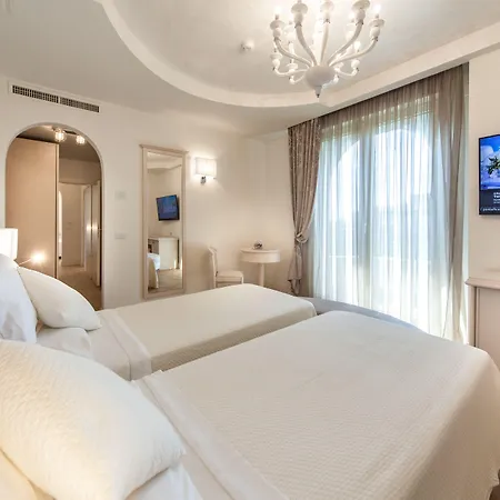 Aurelia 4* מילאנו מריטימה