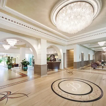 Aurelia Hotel