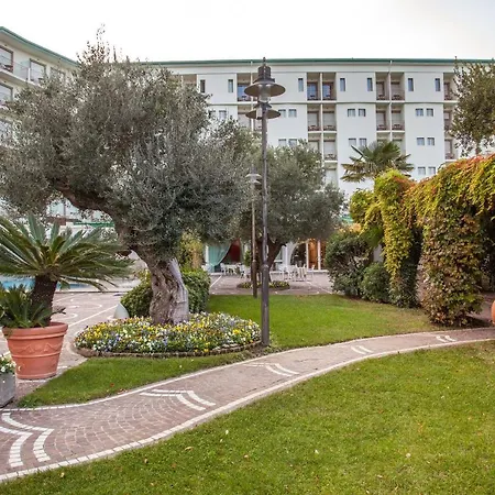 Aurelia 4* מילאנו מריטימה